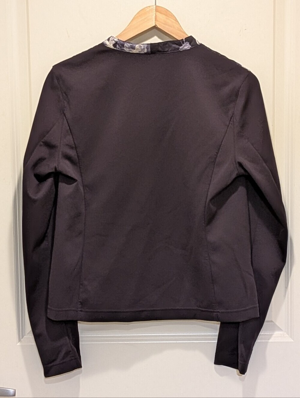 EUC Lululemon 8 Cardigan & Again in Inky Floral Ghost and Black - Picture 6 of 7